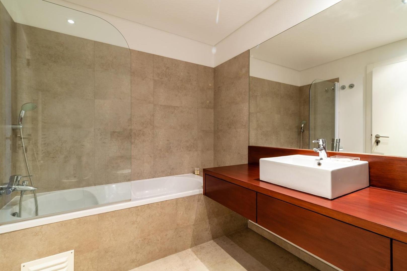 דירות Guestready - Alges Apt With Stunning Rooftop Pool מראה חיצוני תמונה